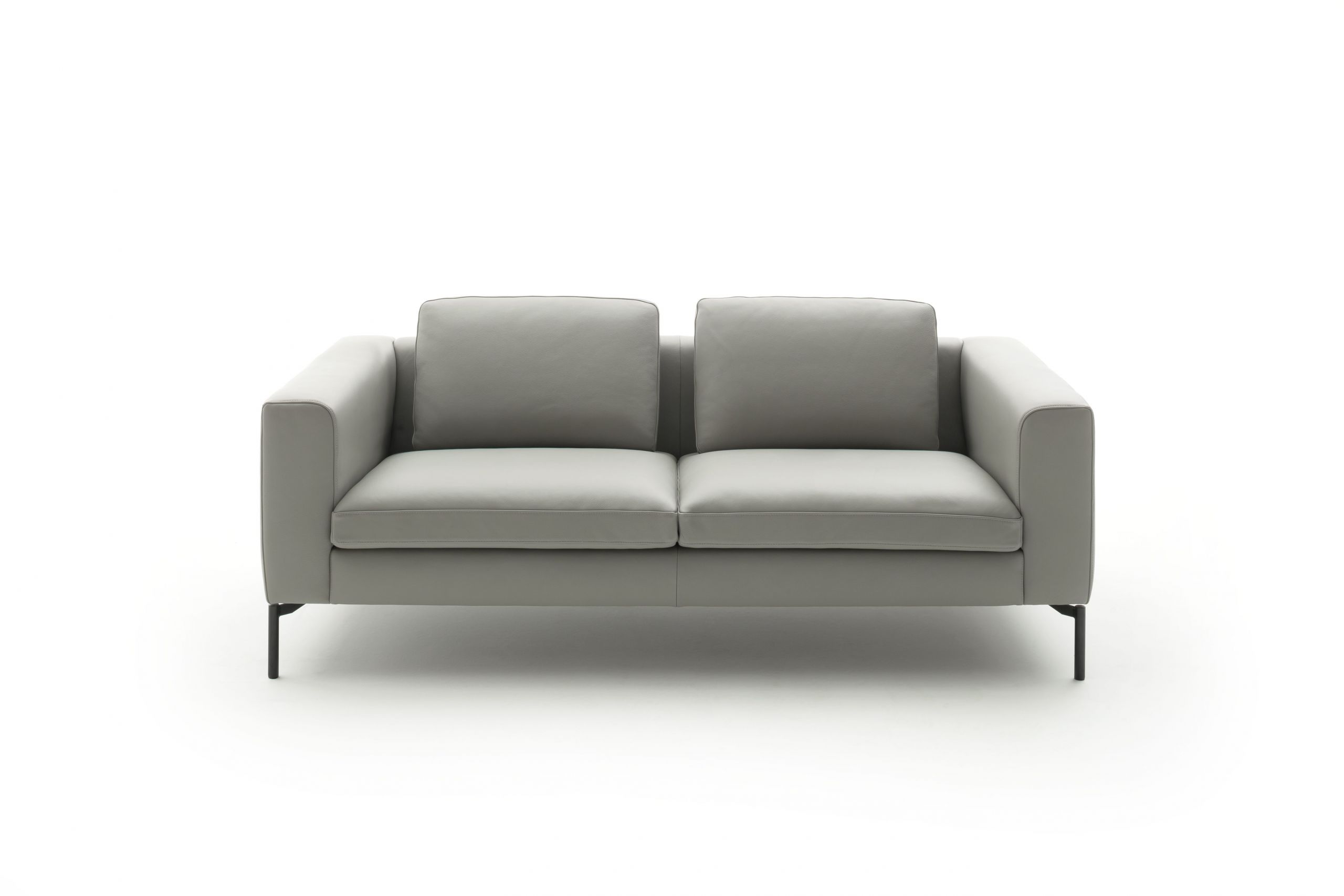 Sofa Lenni Style – 2-Sitzer, Leder, Steingrau, luftige Kisssen