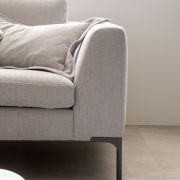Ecksofa Lenni Style – 2,5-Sitzer mit Longchair rechts, Stoff, Hellgrau, luftige Kissen