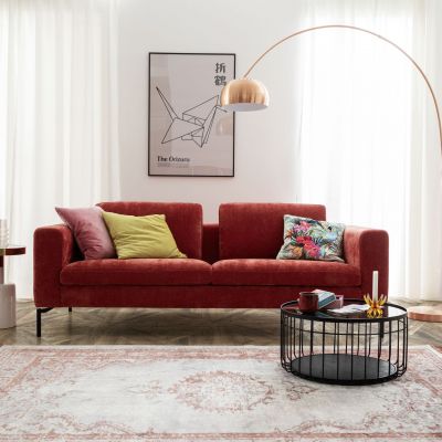 Sofa Lenni Style – 3-Sitzer, Stoff, Rubinrot, luftige Kissen