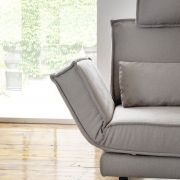 Sofa My – 2,5-Sitzer mit Rückenlehne/Armlehne verstellbar und Drehsitze, Stoff, Hellgrau