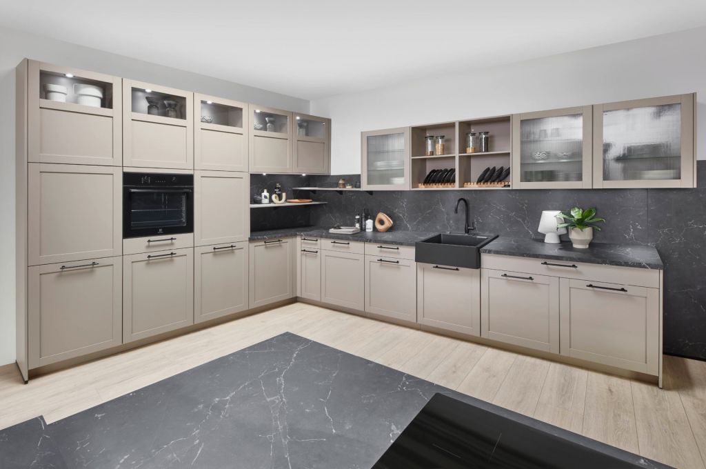 Moderne Einbauküche – Impression aus dem Küchenstudio von Möbel Nachtsheim in Andernach (2)