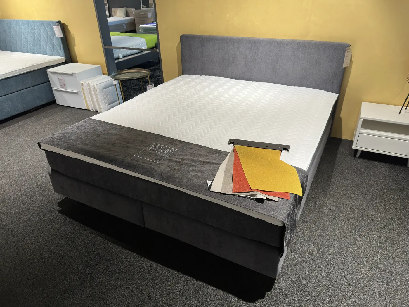 Boxspringbett Global Valencia Basic in Grau, Ausstellung Möbelhaus Nachtsheim Andernach