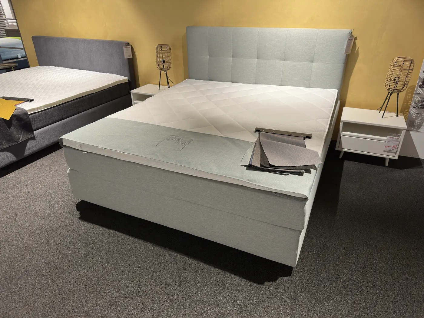 Boxspringbett Global Valencia Comfort in Hellgrün, Ausstellung Möbelhaus Nachtsheim Andernach
