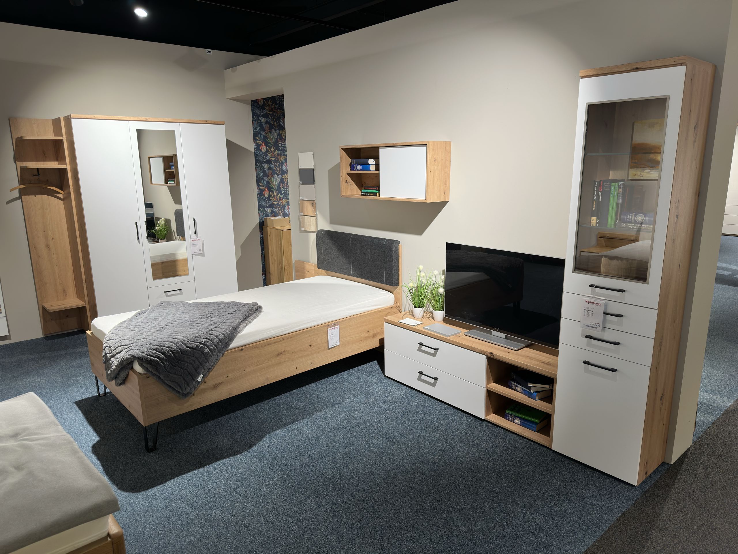 nachtsheim-massivholzbett4 hochwertige Schlafzimmermöbel inklusive Bett aus Massivholz bei Möbel Nachtsheim