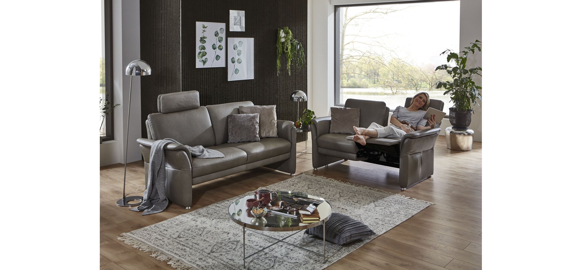 Sofa – 2-Sitzer, Relaxfunktion (motorisch), Leder, Rauchbraun