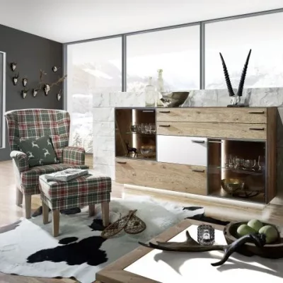 Sideboard – mit Beleuchtung, Kernasteiche Furnier, Akzent Satinglas Weiß