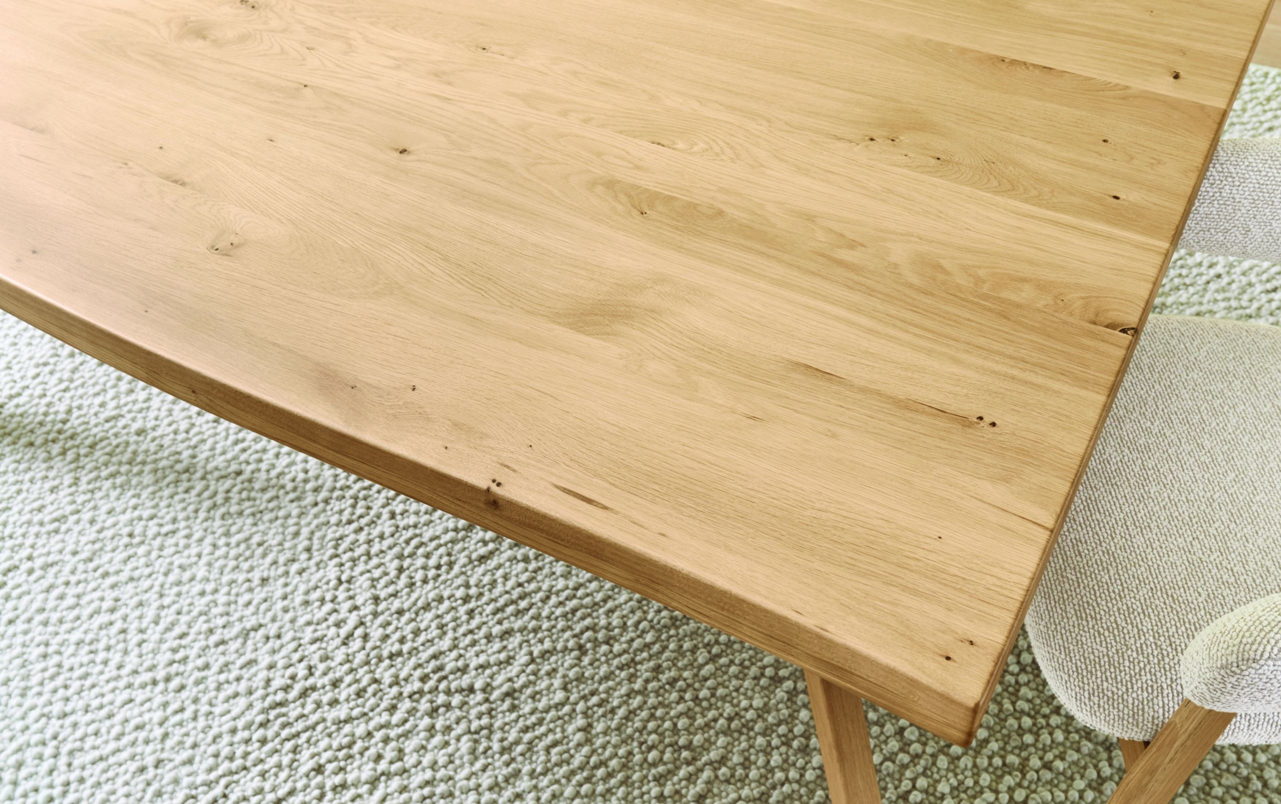 Esstisch Tineo – LB ca. 200×100 cm, Charaktereiche massiv