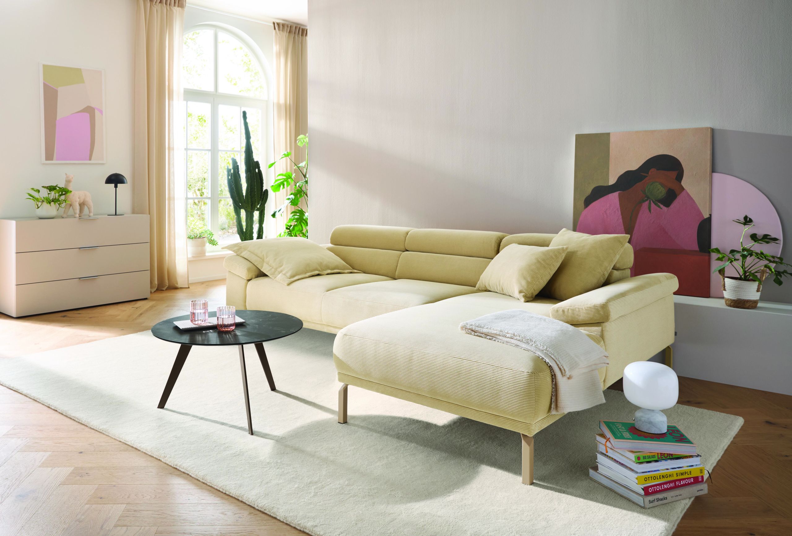 Ecksofa Bolonia – 2-Sitzer mit Longchair rechts inkl. Rückenlehne- und Kopfteilverstellung, Stoff, Cappuccino