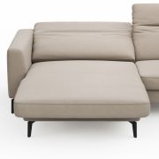 Ecksofa Rafaela 2.0 – Longchair mit 2,5-Sitzer rechts inkl. Sitzvorzug, Kopteilverstellung motorisch und Relaxfunktion motorisch im Longchair, Leder, Champagner